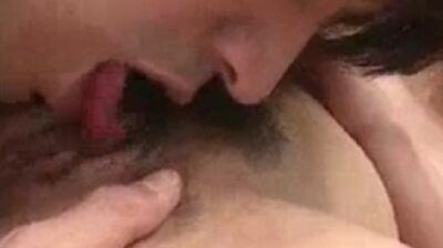 จับสาวข้างบ้านสุดสวยมาให้เพื่อนรุมเย็ดหีสวยมากเลยต้องเลียจะได้ไม่เสียของตามด้วยเอาควยยัดรูหี