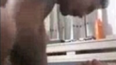 พี่น้ำพาผัวเด็กบาโฮสมาเย็ดต่อที่บ้านเงี่ยนจัดซัดกันในครัว